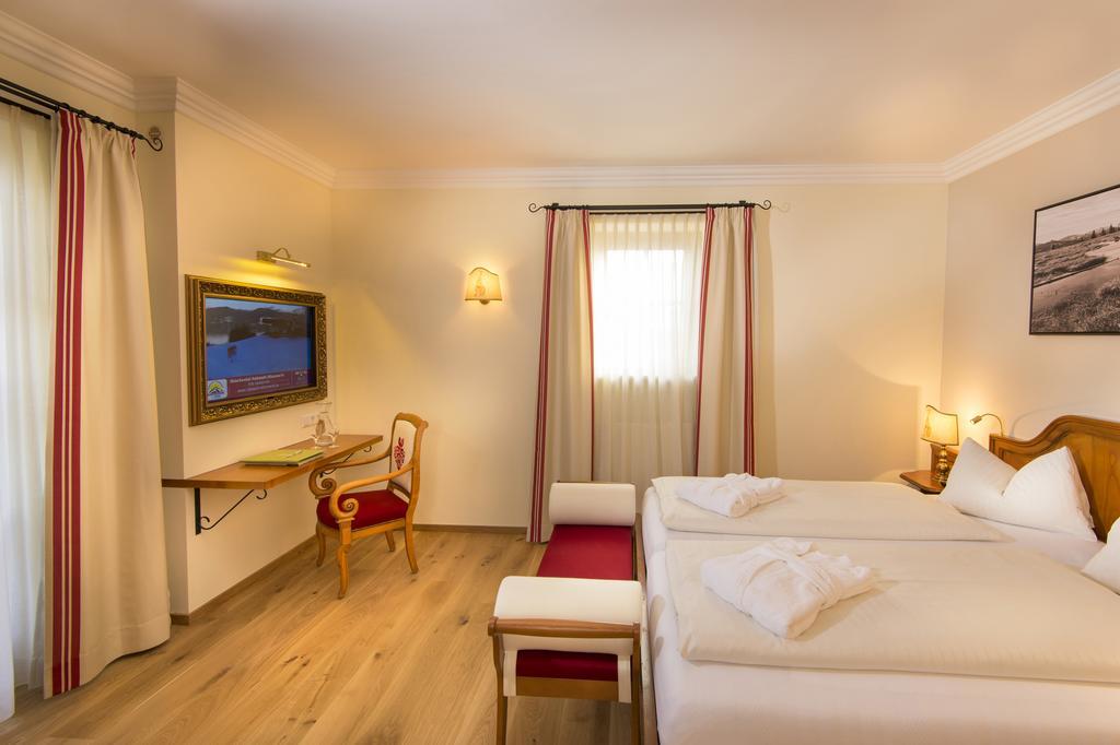 Hotel Zum Jungen Romer Radstadt Chambre photo